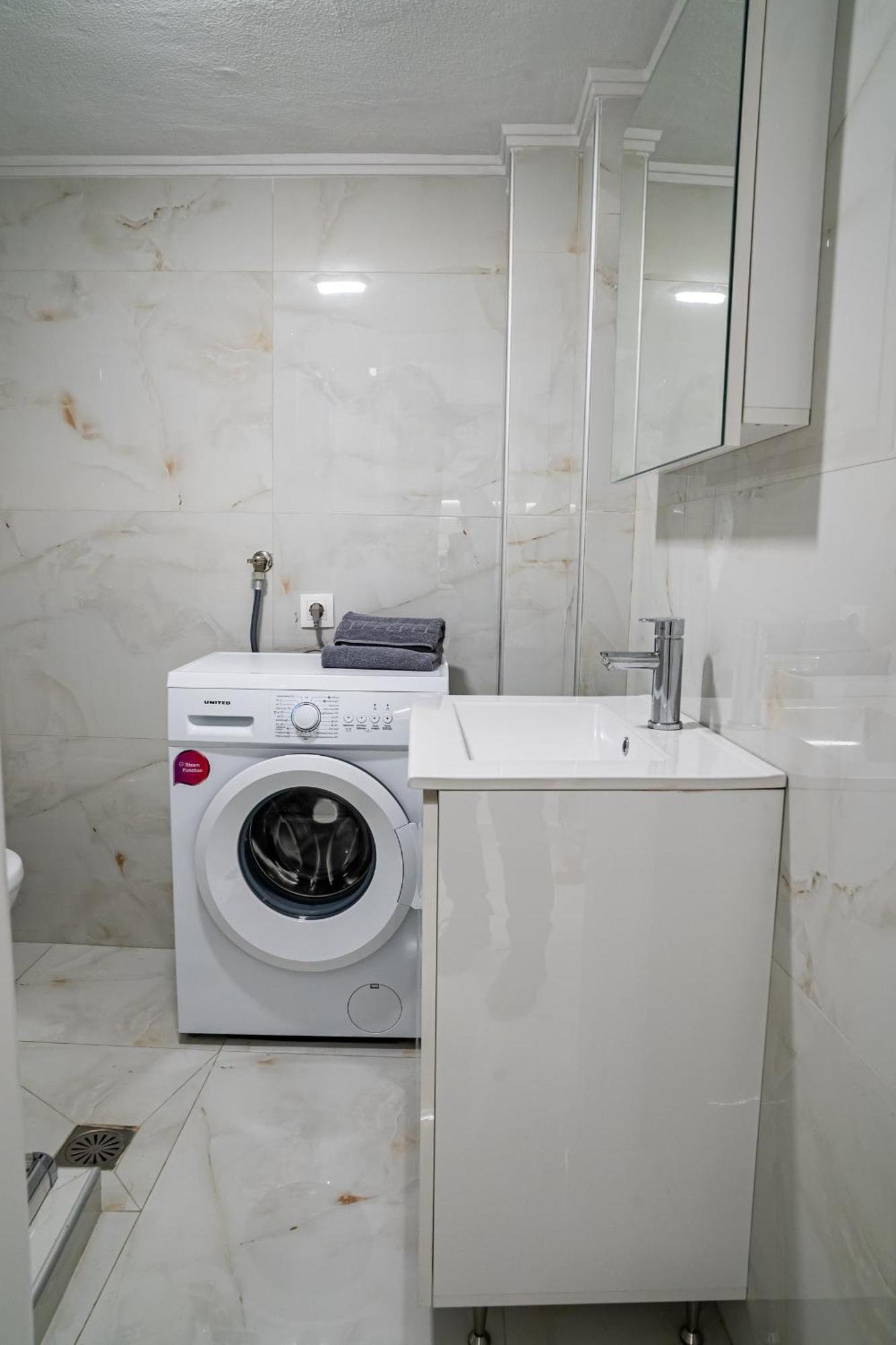 Feel Greek Hospitality #Θ005 Apartment Tesalonika Bagian luar foto